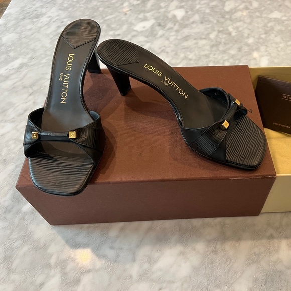 Louis Vuitton EPI Leather Sandal Size 37.5 - Picture 8 of 8